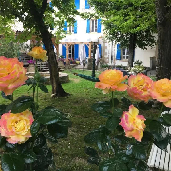 La Vie en Roses，位于Coustaussa的酒店
