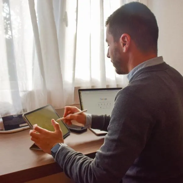 米洛钟楼酒店，位于米洛的酒店