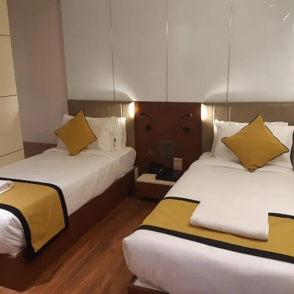 Hotel Namo Residency，位于维杰亚瓦达的酒店