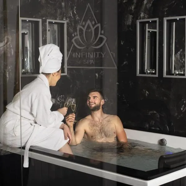 INFINITY spa，位于兹雷尼亚宁的酒店