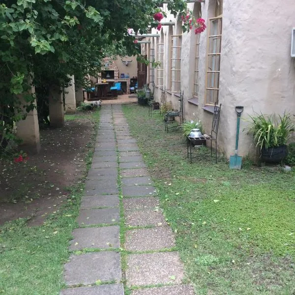 Oom Daan's B&B，位于东伦敦的酒店