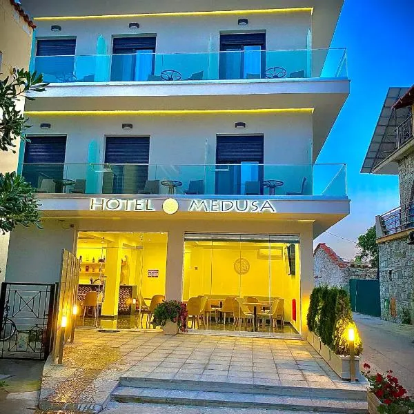 Hotel Medusa，位于Mikros Prinos的酒店