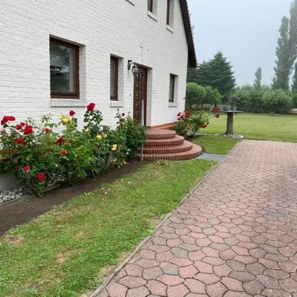 Ferienwohnung Wiek，位于吕根岛上的维克的酒店