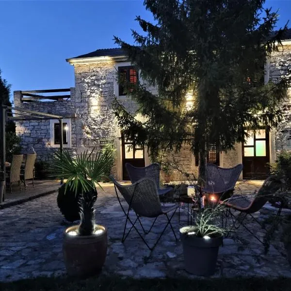 Stonehouse Ana with Jacuzzi Rovinj-Krmed，位于Radetići的酒店