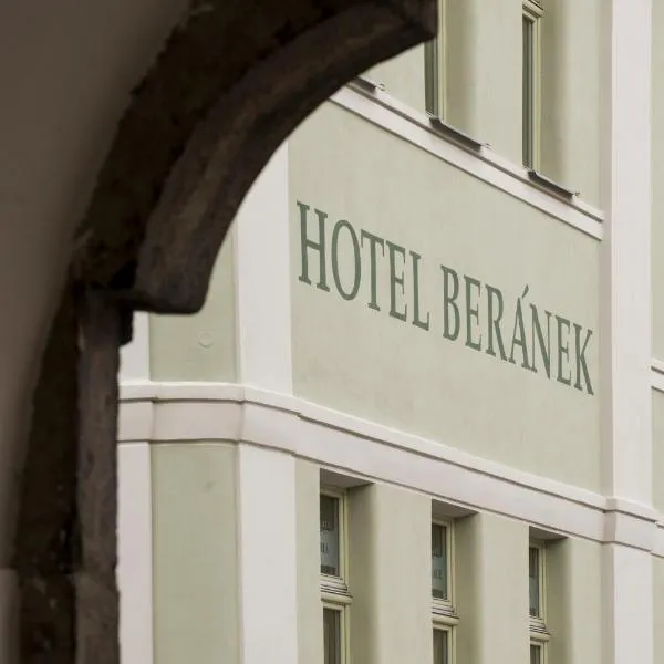 贝拉尼克酒店，位于Mladý Smolivec的酒店