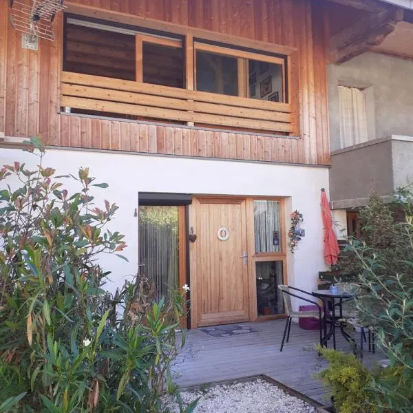 Lac et montagnes en un clin d'oeil，位于杜约特的酒店