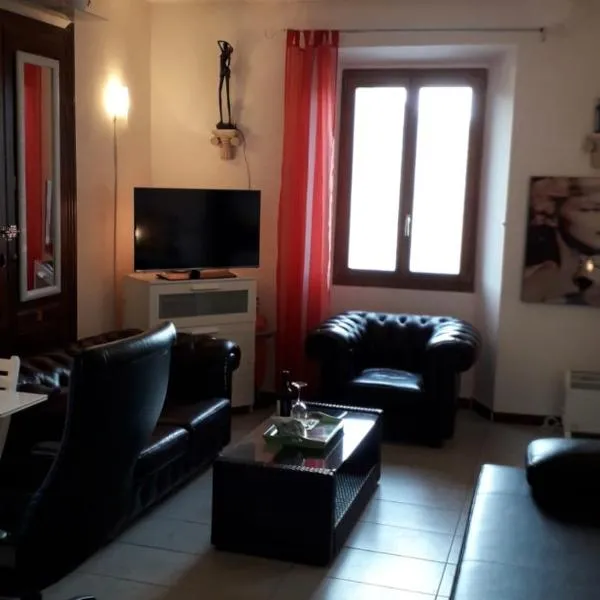 Apartment with Como Lake View - Italy，位于Casasco Intelvi的酒店