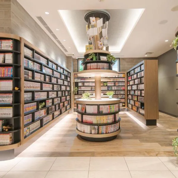 Quintessa Hotel Osaka Shinsaibashi Comic & Books,位于大阪的酒店