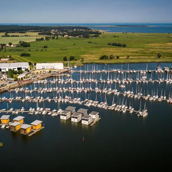 Schwimmende Häuser im BALTIC SEA RESORT，位于Kröslin的酒店