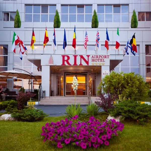 RIN Airport Hotel，位于Petreşti的酒店