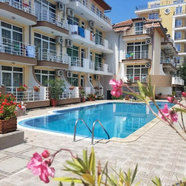 Santorini Sveti Vlas，位于圣弗拉斯的酒店
