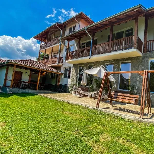 Guest House Au Nature，位于Golyama Zhelyazna的酒店