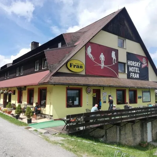 Hotel Fran，位于Vyšná Korňa的酒店