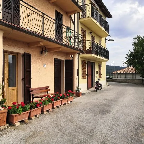 Casa Giorgio Mille Papaveri Rossi，位于Cesi的酒店