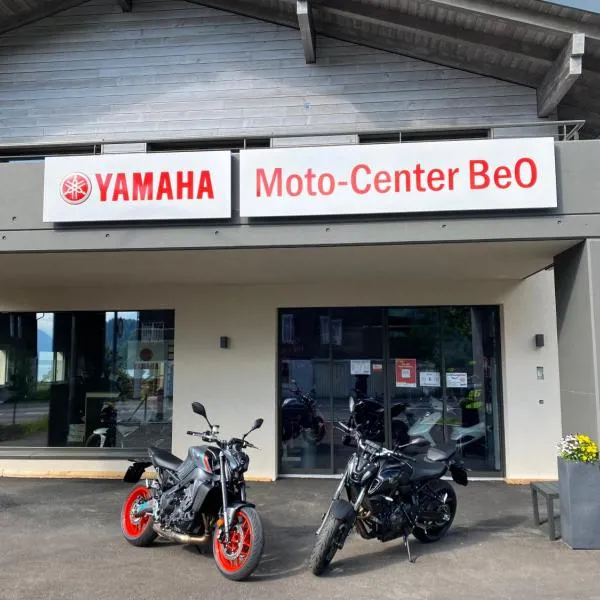 Moto-Center BeO AG (Bike & Bed)，位于弗拉里的酒店