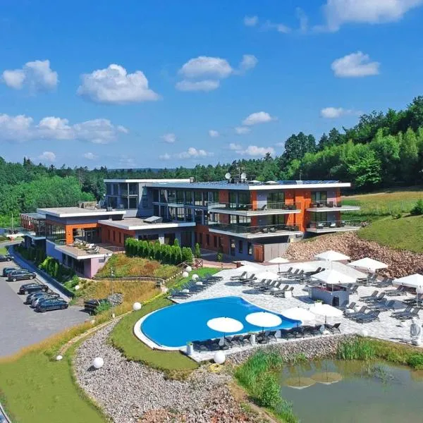 奥德赛健康温泉俱乐部酒店，位于Miedziana Góra的酒店