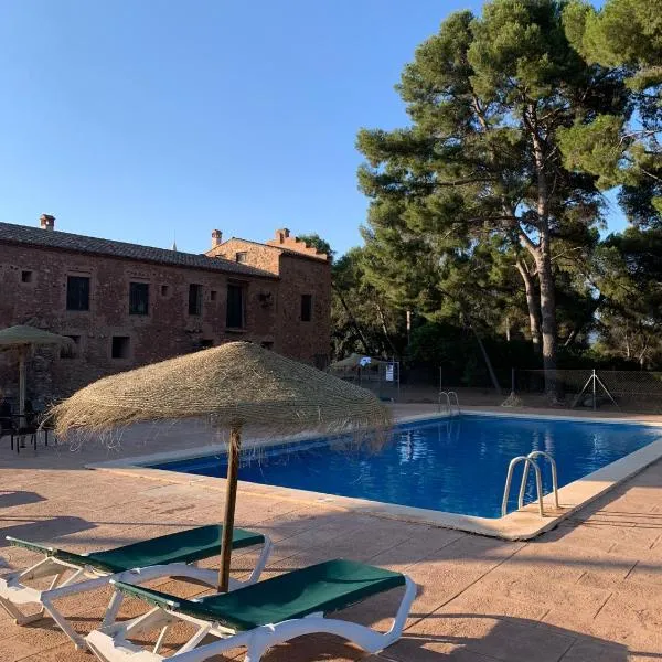 Masia de San Juan - castillo con piscina en plena Sierra Calderona，位于塞戈尔韦的酒店