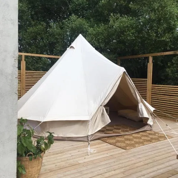 Glamping i Döshult，位于Viken的酒店