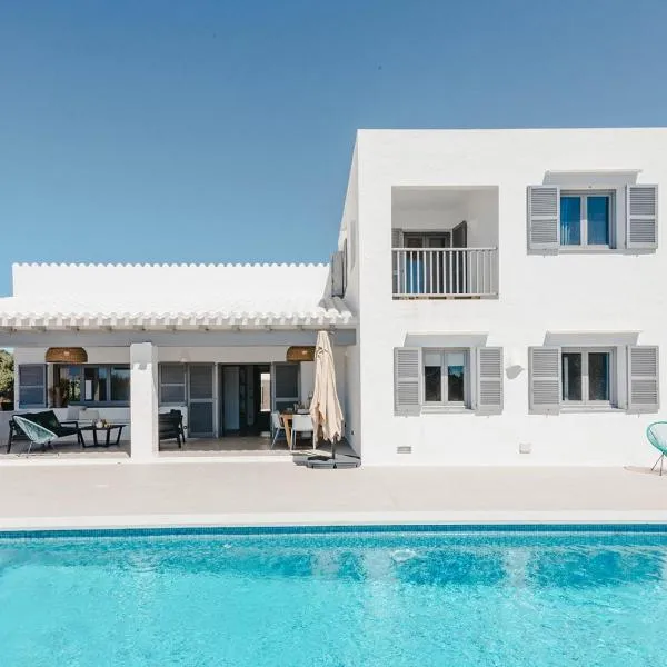 Villa Bini Maria à Binibeca - 10 couchages - vue mer，位于桑特柳伊斯的酒店