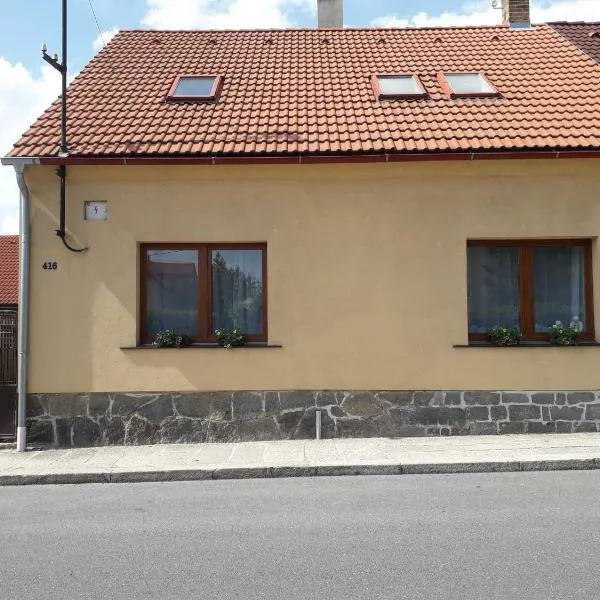 Ubytování v soukromí U Aničky，位于布拉特纳的酒店