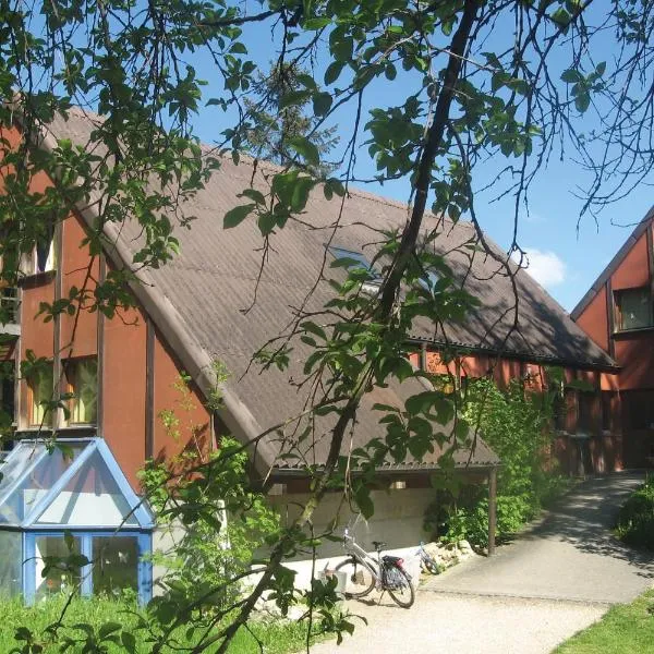 Delémont Youth Hostel，位于Röschenz的酒店