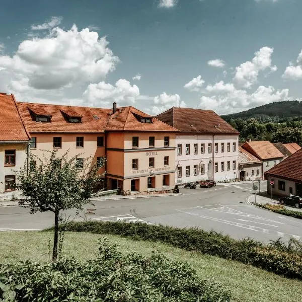 Na Knížecí Husinec，位于Tourov的酒店