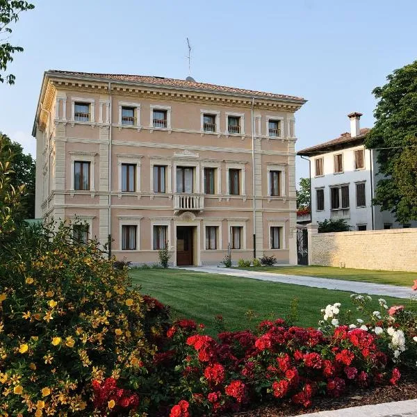 马特尼尼别墅，位于卡多格尼的酒店