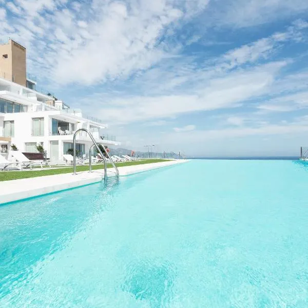 Apartamentos Martalia Nerja，位于托罗克斯的酒店