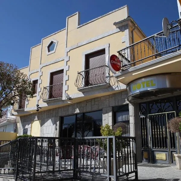 Hotel El Pentágono，位于Valdecasa的酒店