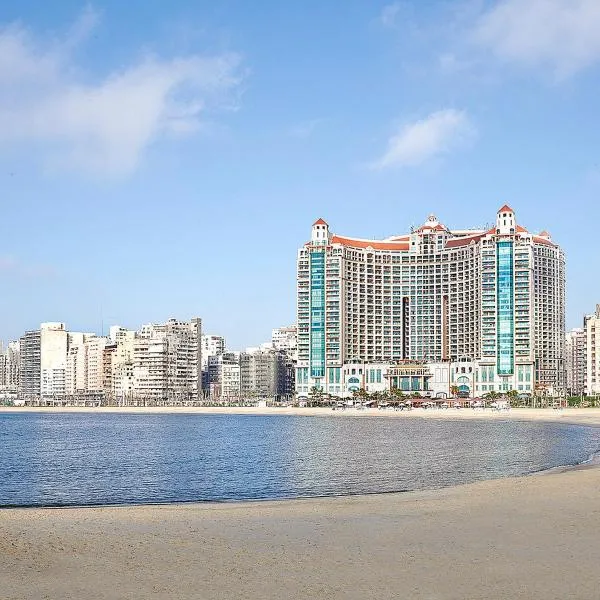 亚历山大港圣斯特凡诺四季酒店，位于‘Izbat Nādī aş Şayd的酒店