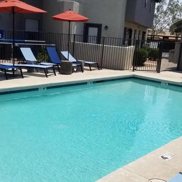 Mesa Riverview Townhouse，位于梅萨的酒店