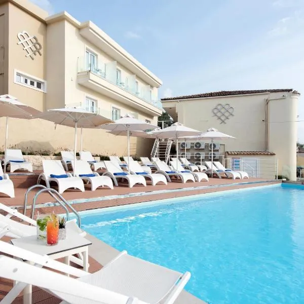 Melina Bay Boutique Hotel，位于阿尔米罗斯海滩的酒店