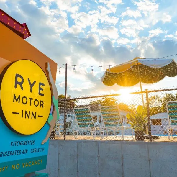 RYE MOTOR INN - A Retro-Inspired Apartment Hotel，位于拉伊的酒店