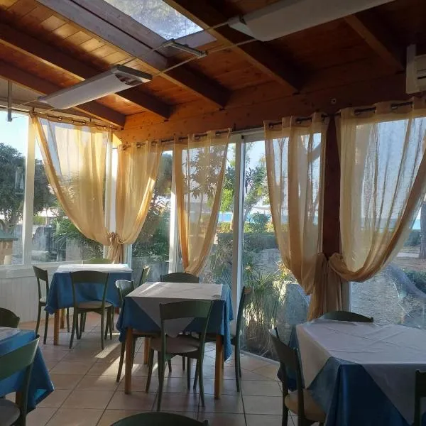 Quadruple room in Pineto - Just a few meters from the sea，位于皮内托的酒店