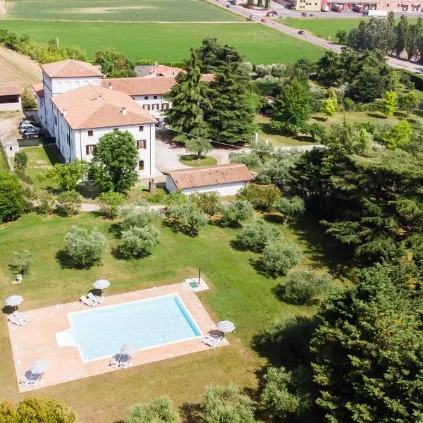 AGRITURISMO COLOMBARE TEBOI，位于拉齐塞的酒店