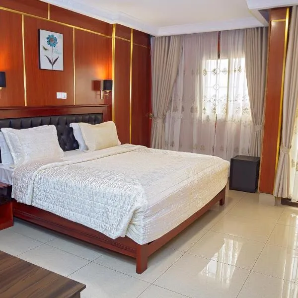 NOUBOU INTERNATIONAL HOTEL BONAPRISO，位于杜阿拉的酒店