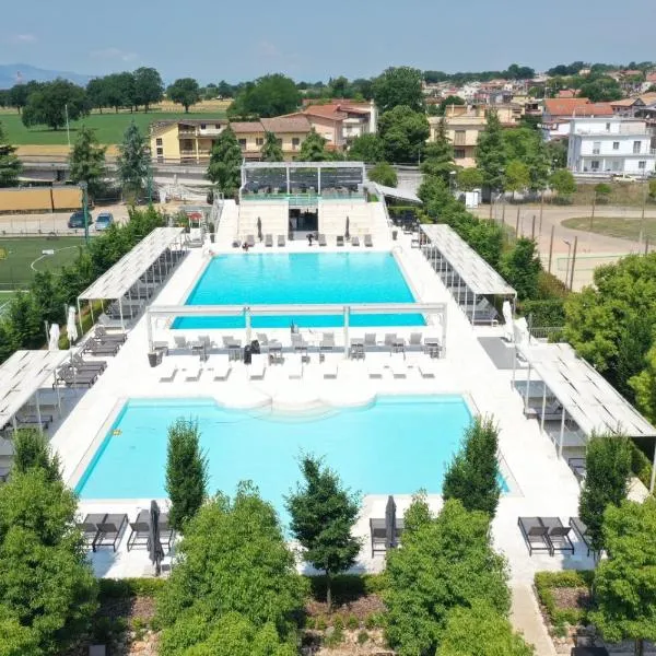 Kairos Resort & SPA，位于SantʼAngelo in Theodice的酒店