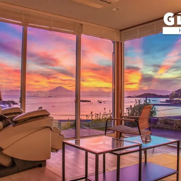 GLOCE 葉山 Ocean View House 都心から1時間 湘南の絶景を独り占めペットok 出張BBQ有り，位于三浦市的酒店