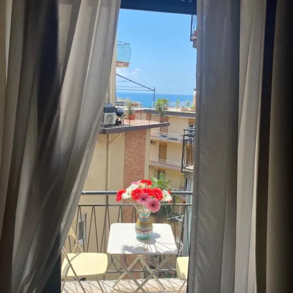 Panoramic Rooms Salerno Affittacamere，位于萨莱诺的酒店