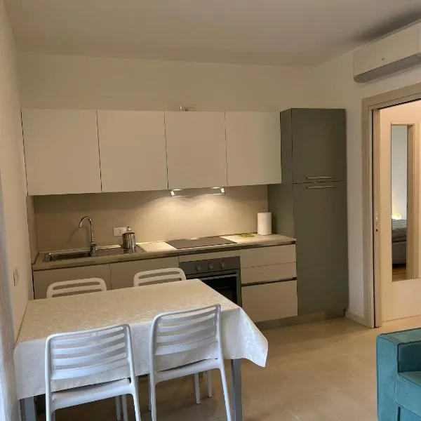 Appartamento Corallo，位于西尔米奥奈的酒店