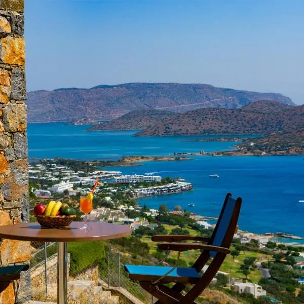 Athina Stunning Elounda View Apartment，位于伊罗达的酒店