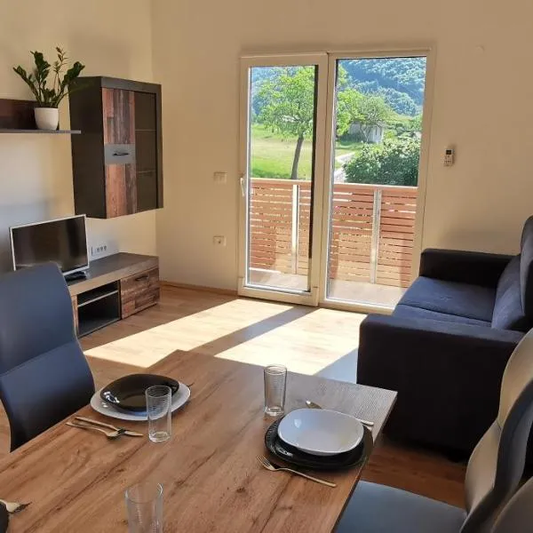 Apartmaji Tmaynka，位于托尔明的酒店