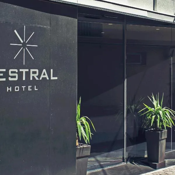 Hotel Mestral Perelló，位于托尔托萨的酒店