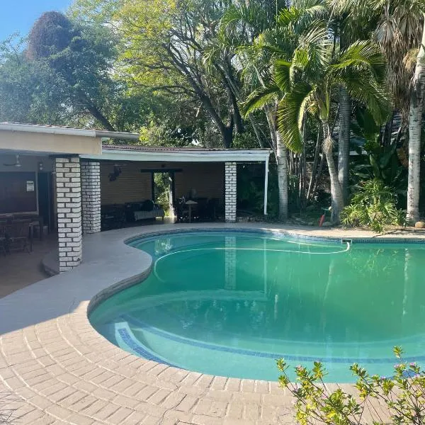 Rosscos Lodge，位于帕拉博鲁瓦的酒店