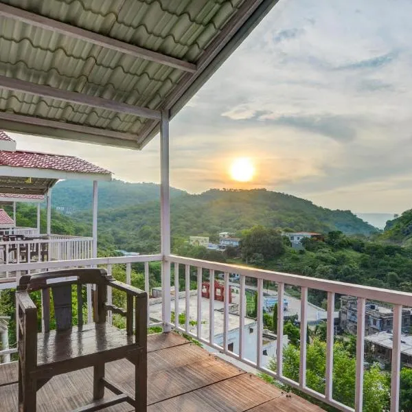 Treebo Trend Hotel Kumbhal Castle With Valley View，位于Jhilwāra的酒店
