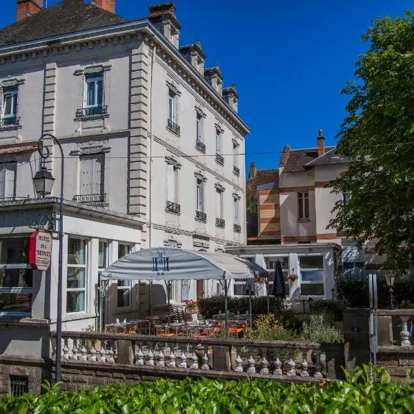 Hôtel des Thermes，位于Saint-Aubin-le-Monial的酒店