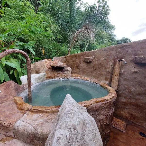 Villa privada con Jacuzzi Herradura Jaco，位于赫拉多拉的酒店