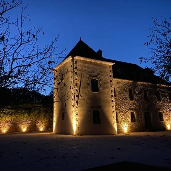 Domaine de Cazal - Chambres d'Hôtes avec piscine au cœur de 26 hectares de nature préservée，位于圣西普里安的酒店