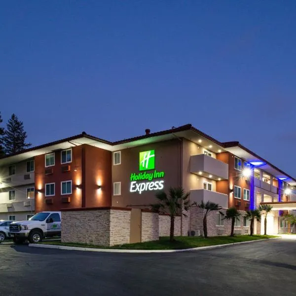 Holiday Inn Express - Santa Rosa North, an IHG Hotel，位于Mark West Springs的酒店