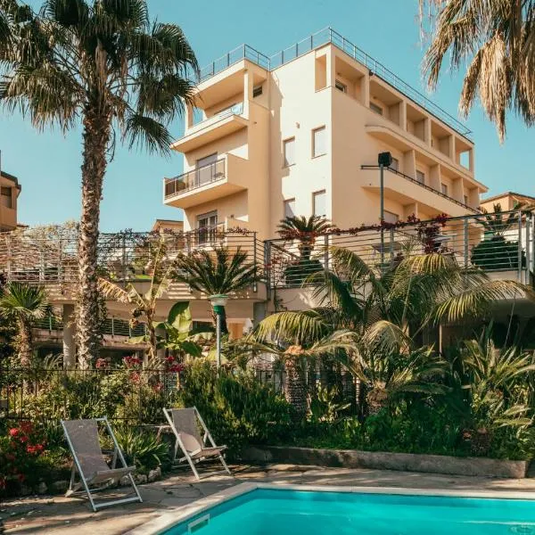 Hotel Residence La Palma，位于菲纳莱利古雷的酒店
